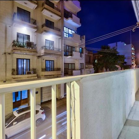 Modern 3 Bed & 2 Bth Apt Sliema Bagian luar foto