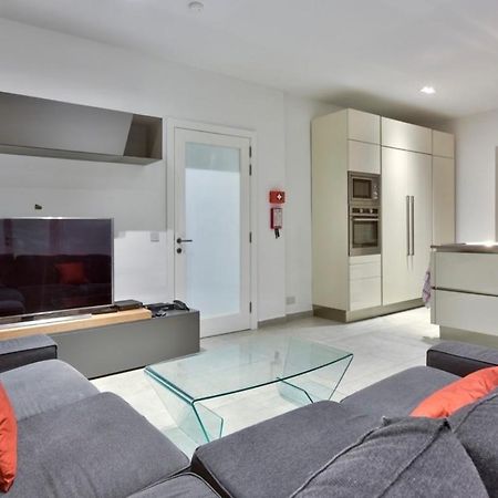 Modern 3 Bed & 2 Bth Apt Sliema Bagian luar foto