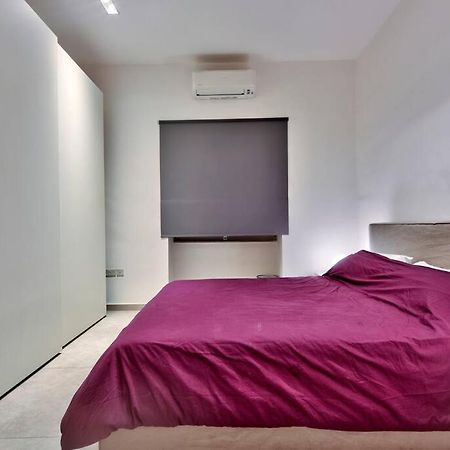 Modern 3 Bed & 2 Bth Apt Sliema Bagian luar foto