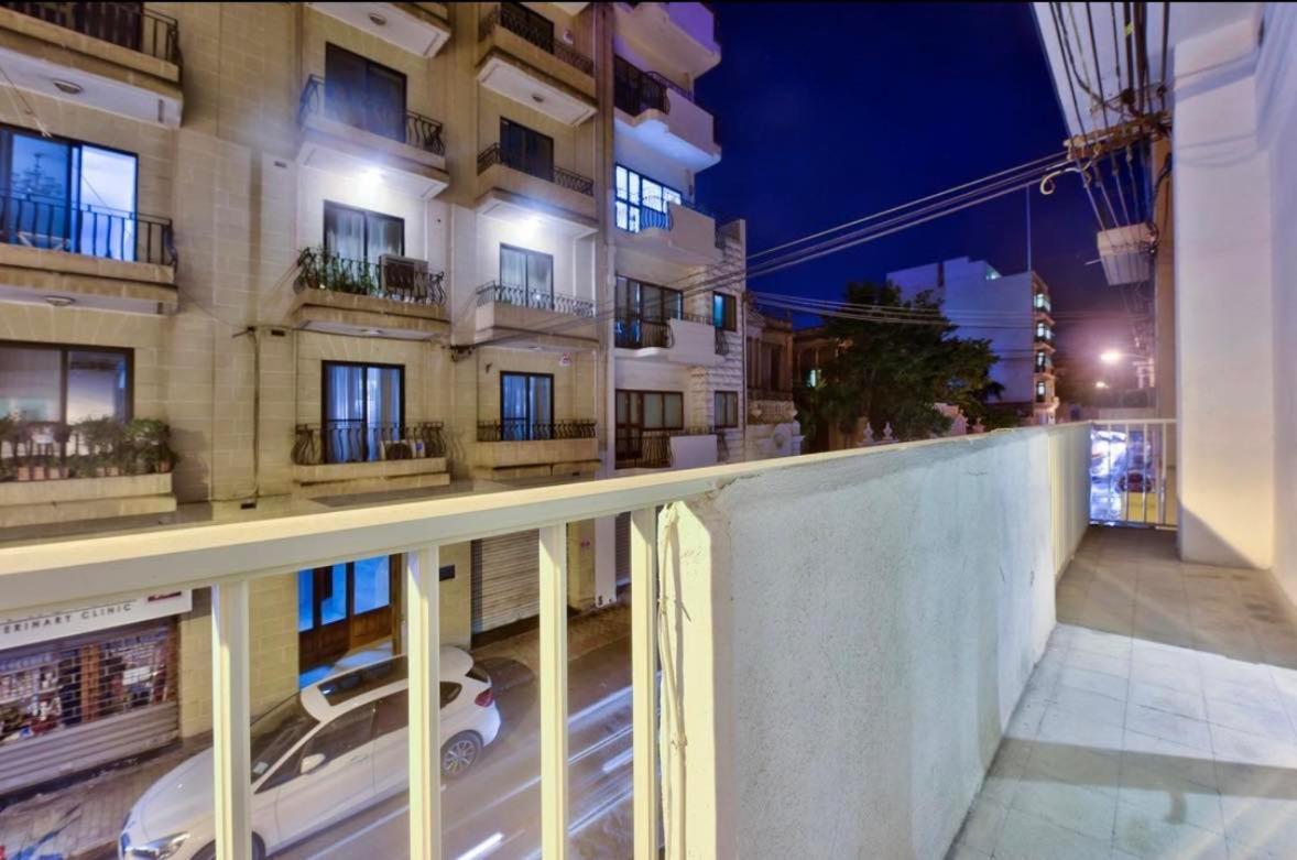 Modern 3 Bed & 2 Bth Apt Sliema Bagian luar foto