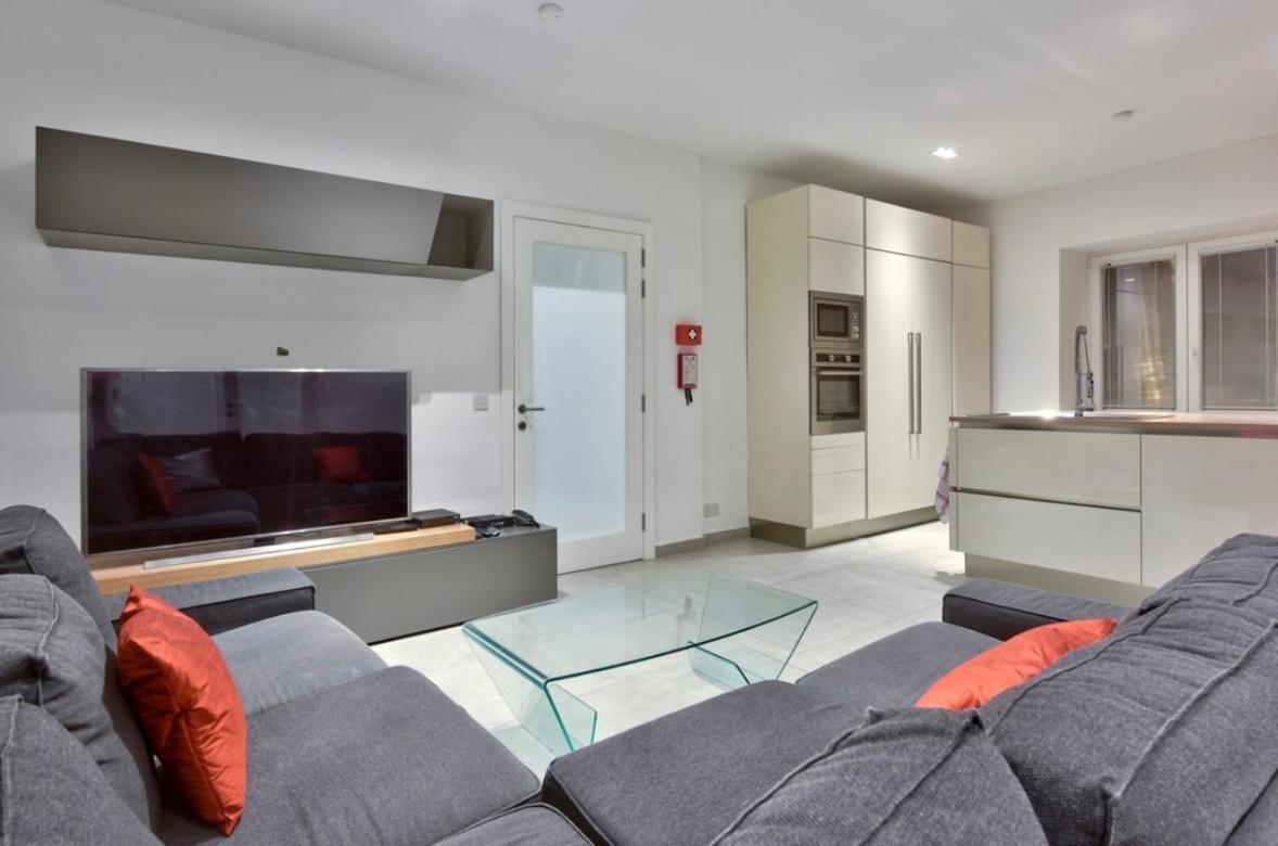 Modern 3 Bed & 2 Bth Apt Sliema Bagian luar foto