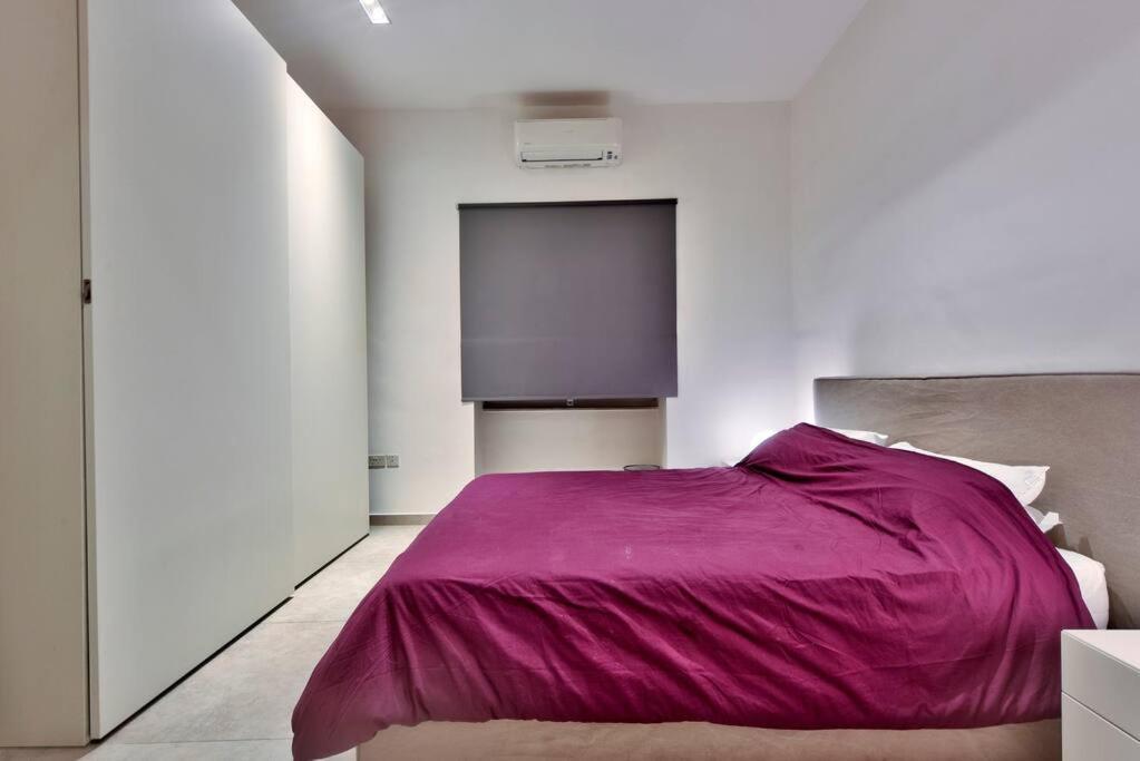 Modern 3 Bed & 2 Bth Apt Sliema Bagian luar foto