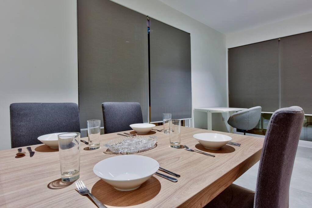Modern 3 Bed & 2 Bth Apt Sliema Bagian luar foto
