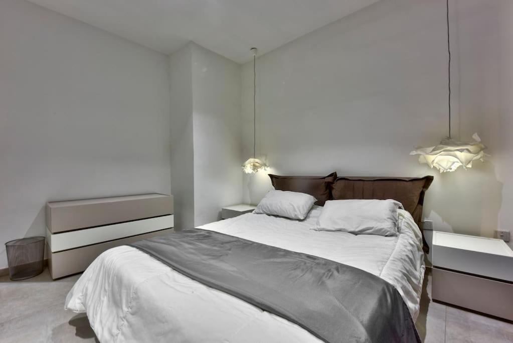 Modern 3 Bed & 2 Bth Apt Sliema Bagian luar foto