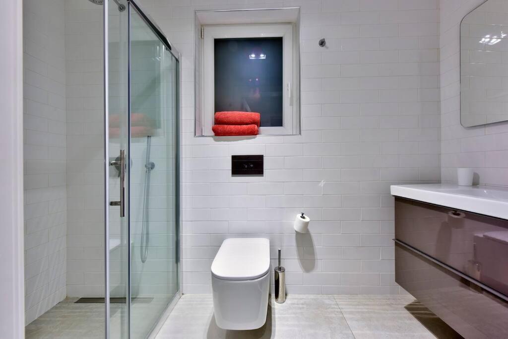 Modern 3 Bed & 2 Bth Apt Sliema Bagian luar foto